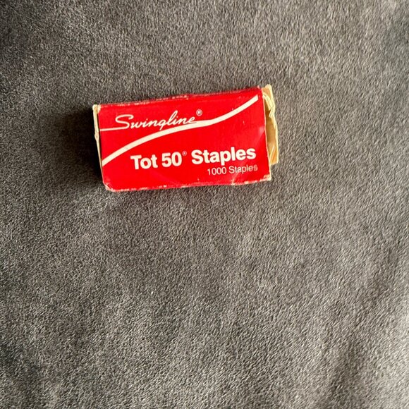 Vintage Swingline Tot 50 Stapler Gray With Box Of Staples Compact Retro Office T - Picture 4 of 4